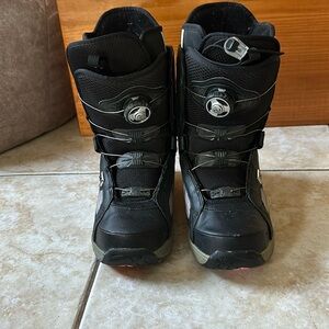 DC Snowboard boots